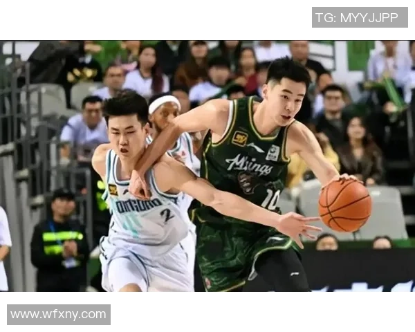 CBA激战上海队迎战同曦队谁能在这场较量中笑到最后