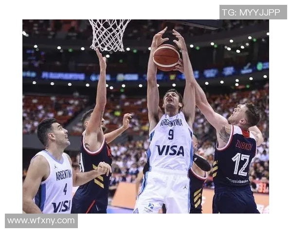 俄罗斯男篮与捷克男篮激战正酣谁能在国际赛场上笑到最后